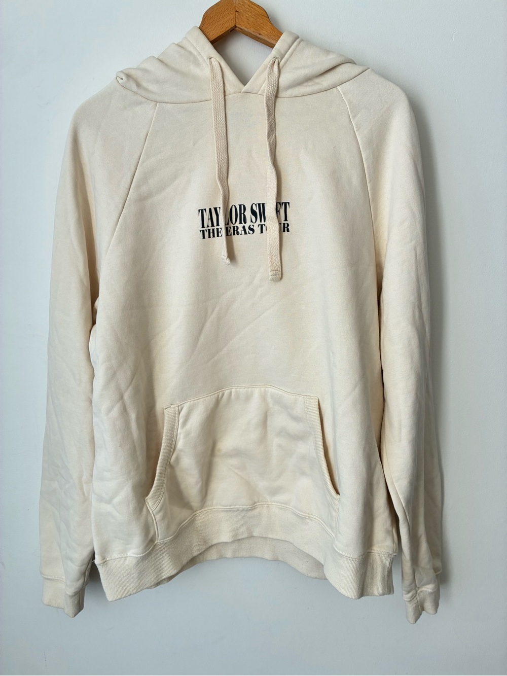 Taylor Swift Hoodie Women’s M The Eras Tour Cream Photo Collage Pullover